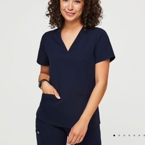 FIGS Casma Three-Pocket Scrub Top